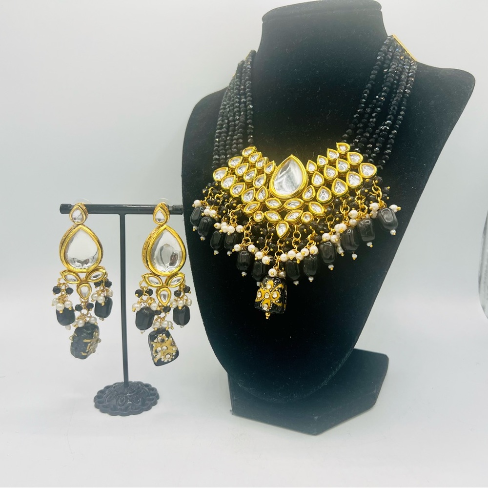 Vintage India beaded reversible bib necklace & pierced earrings set gold black